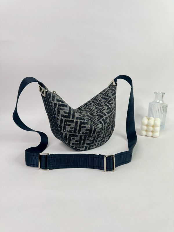 【未使用閒置品】FENDI FF 緹花 小型單肩包 