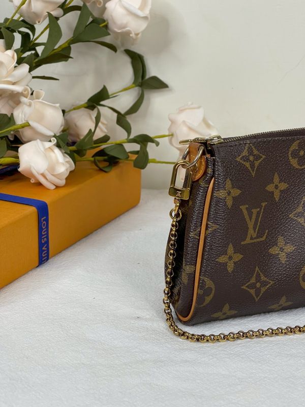 【分期0利率】LV EVA 小金牌兩用肩背包【9成新】 