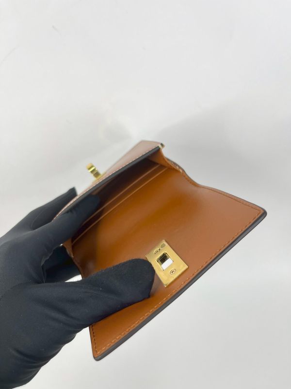 【未使用閒置品】CELINE 16翻蓋卡包 