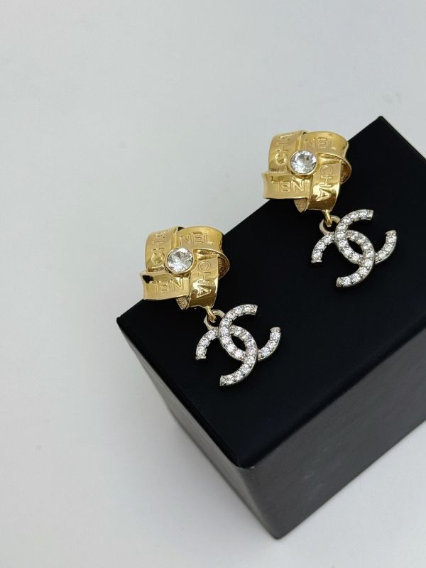 【全新品】CHANEL 25A  雙色水鑽CC吊墜耳環 