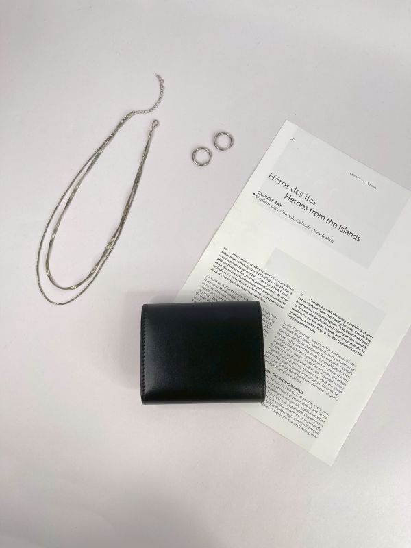 【分期0利率】CELINE 亮面牛皮革TRIOMPHE三折短夾 【95成新】 