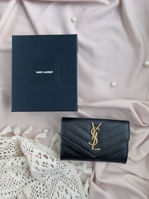 【12期0利率】【現金價】YSL 粒面壓紋皮革信封卡片夾 