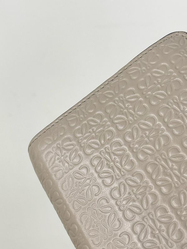 【分期0利率】LOEWE 壓紋小牛皮對開短夾【9成新】 