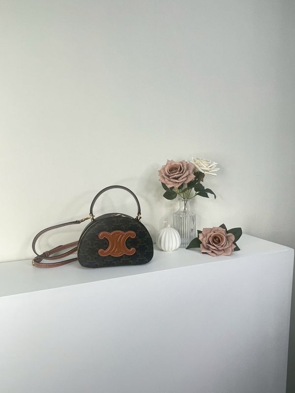 【分期0利率】CELINE 標誌印花半月形盒袋【99成新】 