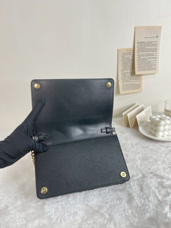 【9成新】PRADA  Saffiano Pochette WOC 