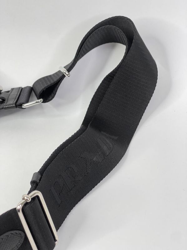 【99成新】PRADA Re-Edition 2005 Re-Nylon 手袋 