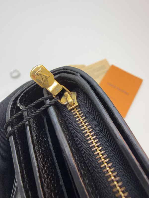 【85成新】LV Clea 短夾 