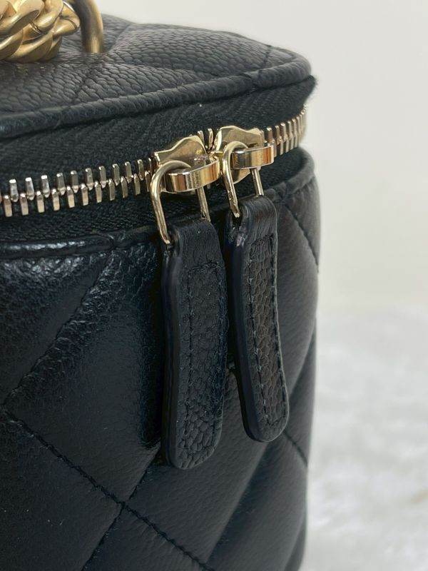 【95成新】CHANEL 23P荔枝牛皮愛心金球長盒子 