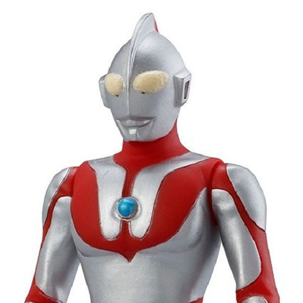 #01 超人力霸王 BANDAI 