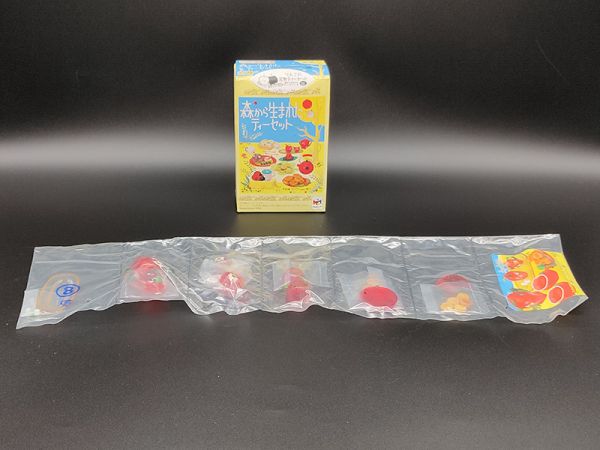 MEGAHOUSE 袖珍 來自森林的茶具 單售 8號 紅蘋果 茶具 透明 異色 食玩 盒玩 中古品-B級 