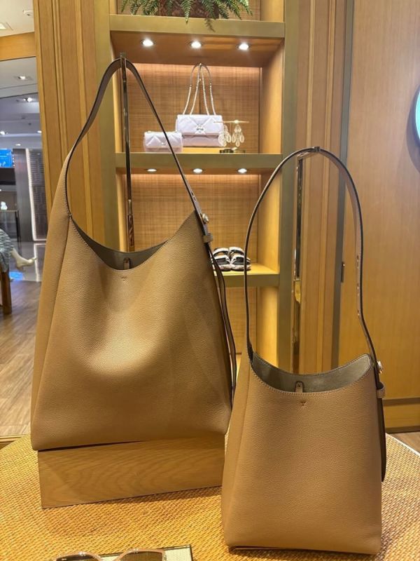 日本 Tory Burch Romy Hobo 牛皮包 日本 Tory Burch Romy Hobo 牛皮包
