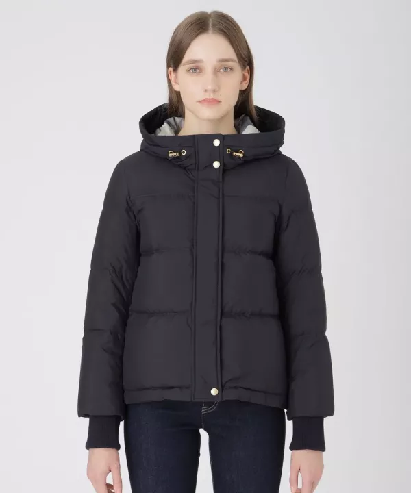 日本 BLUE LABEL 高光澤桃色塔夫綢短款羽絨外套 日本 BLUE LABEL 高光澤桃色塔夫綢短款羽絨外套