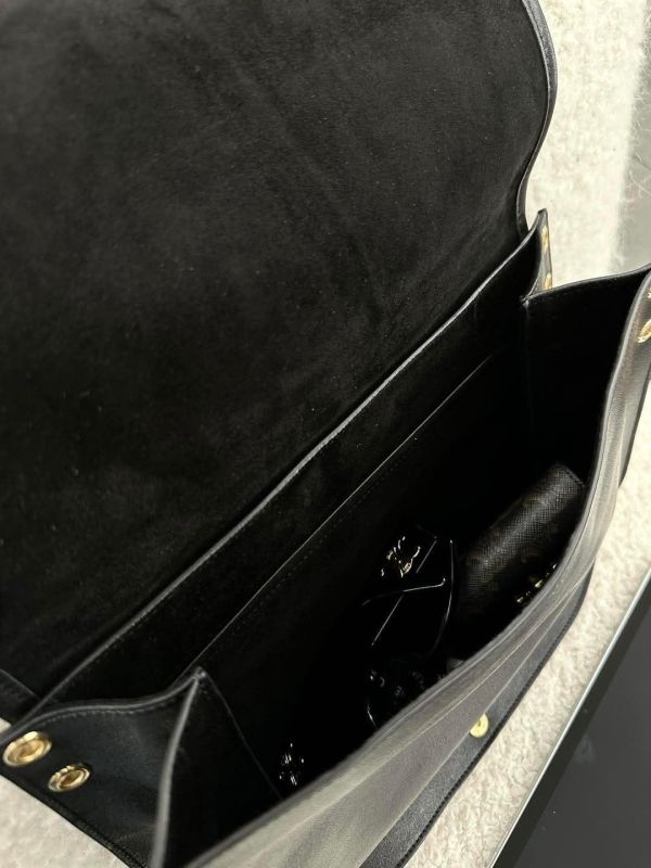 日本 CELINE SOFT TRIOMPHE BESACE 手袋 日本 CELINE SOFT TRIOMPHE BESACE 手袋