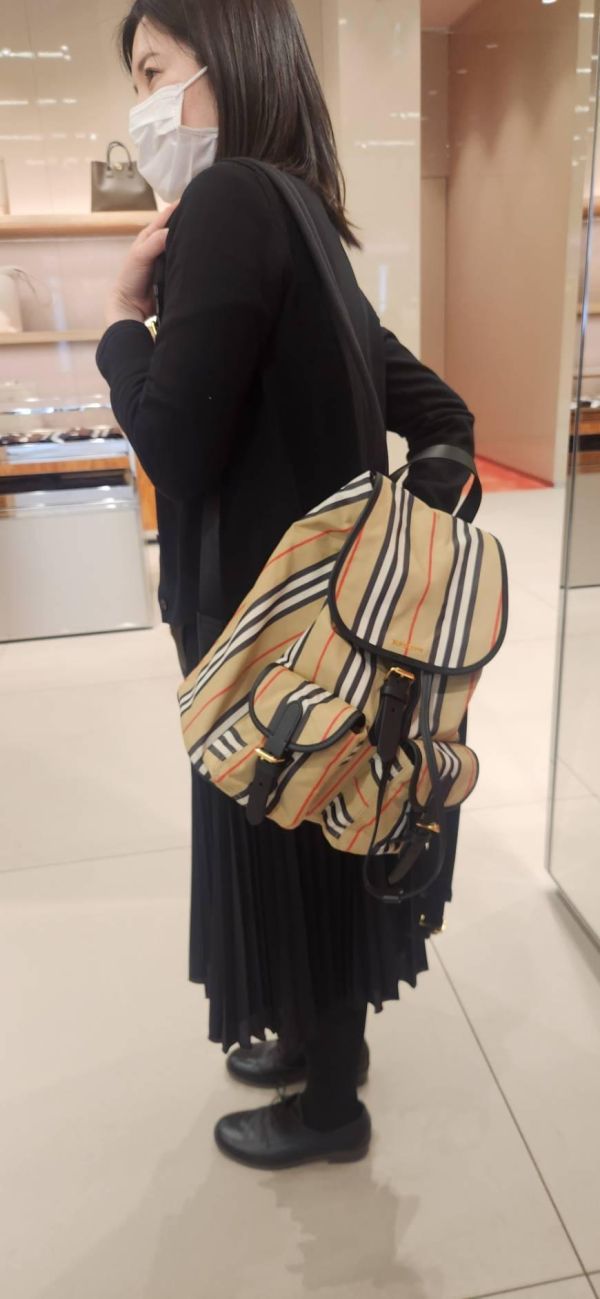 日本Burberry 尼龍條紋後背包 BURBERRY 條紋尼龍後背包