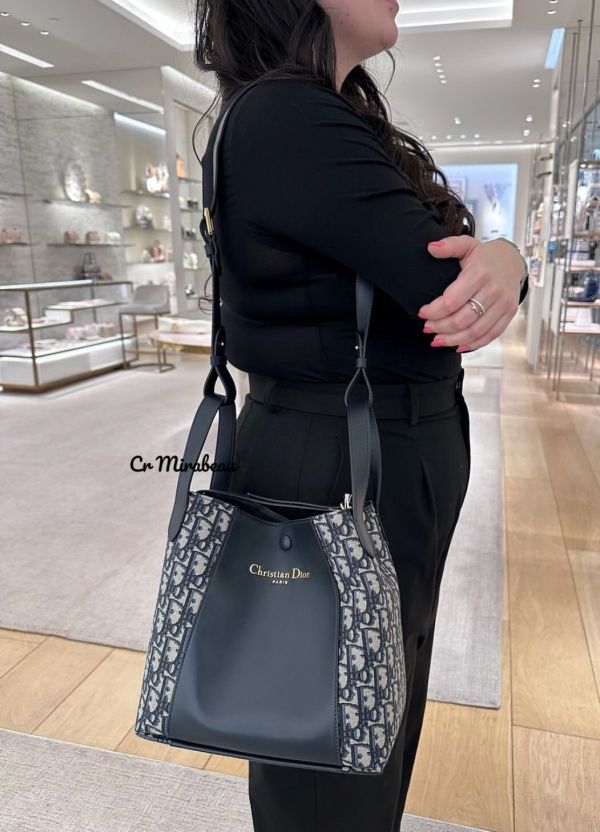 日本 Dior Signature 中型水桶包 日本 Dior Signature 中型水桶包