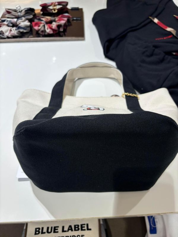 日本Blue Label x Hello Kitty 聯名第二彈手袋 日本Blue Label x Hello Kitty 聯名第二彈手袋