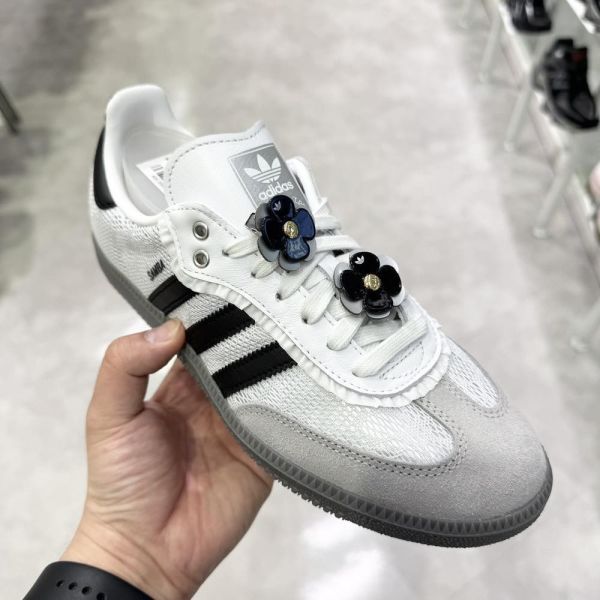 日本 adidas Samba OG Lace Flower小香風蕾絲小花鞋 日本 adidas Samba OG Lace Flower小香風蕾絲小花鞋
