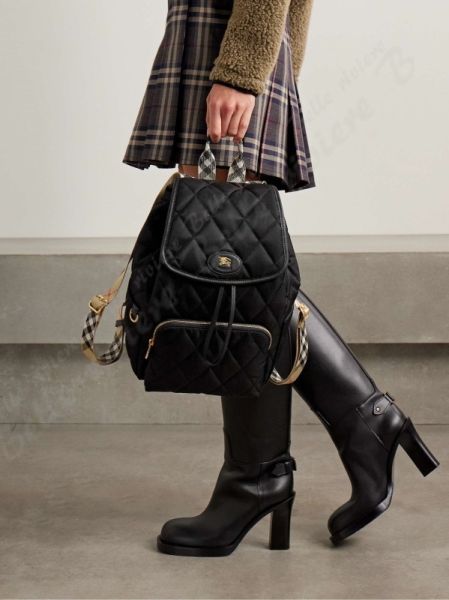 日本 Burberry 全新復古格紋雙肩包 日本 Burberry 全新復古格紋雙肩包