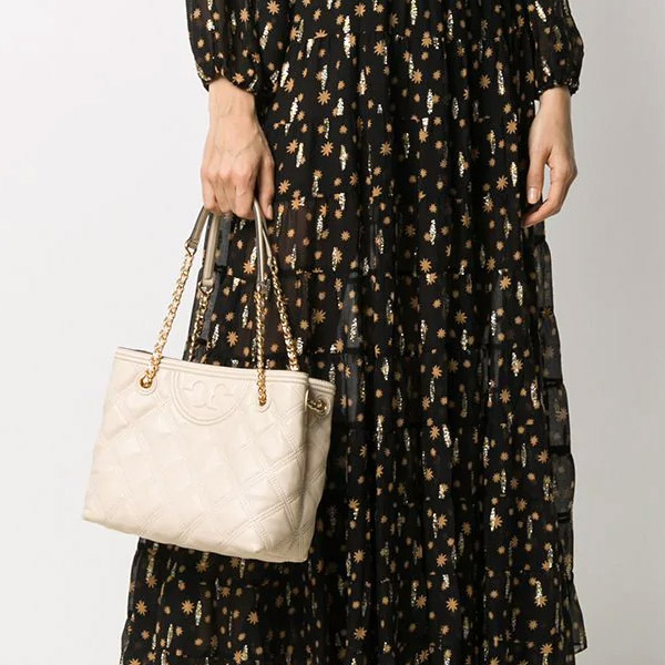 TORY BURCH FLEMING SOFT CONVERTIBLE SHOULDER BAG 羊皮菱格肩背包 TORY BURCH FLEMING SOFT CONVERTIBLE SHOULDER BAG
羊皮菱格肩背包