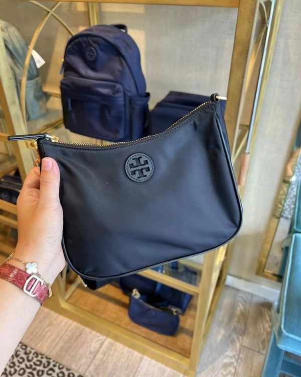 Tory Burch 尼龍斜背包(共二色) Tory Burch 尼龍斜背包