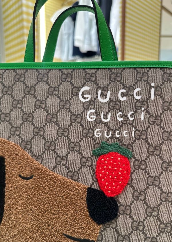 日本GUCCI新款 兒童 手提tote包 限量發售 狗狗 草莓 日本GUCCI新款 兒童 手提tote包 限量發售 狗狗 草莓