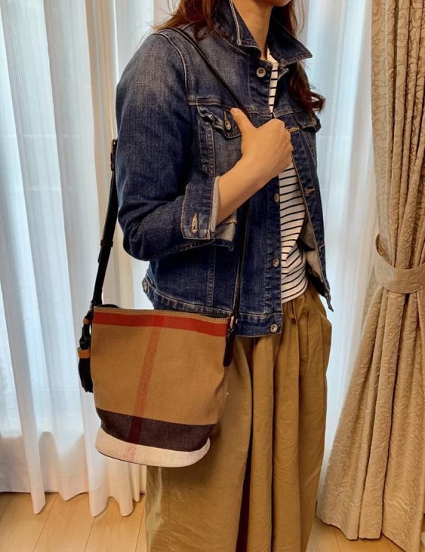 BURBERRY經典流蘇水桶包(小)附小包(售價已折) 日本代購,BURBERRY,肩背包