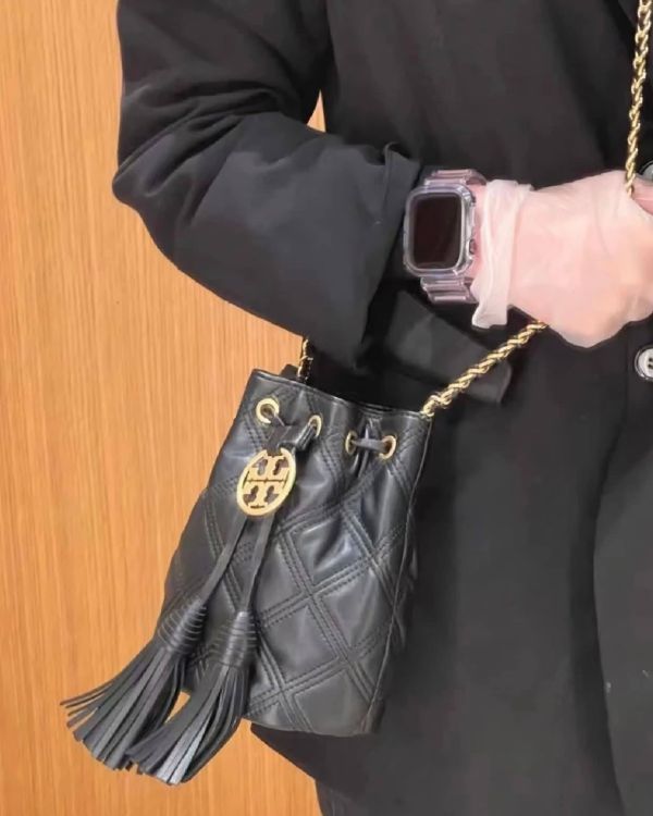 日本Tory Burch Fleming水桶包 日本Tory Burch Fleming水桶包