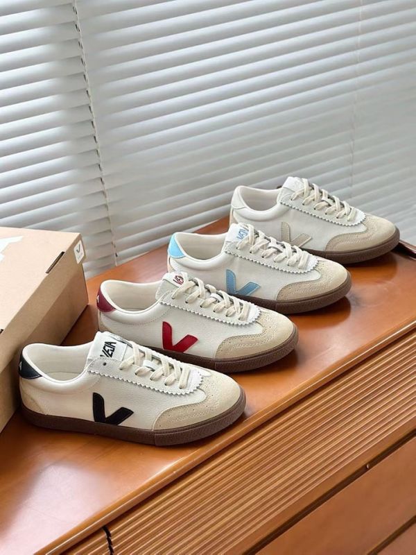 日本 VEJA 很優雅的V字系列休閒鞋 日本 VEJA 很優雅的V字系列休閒鞋