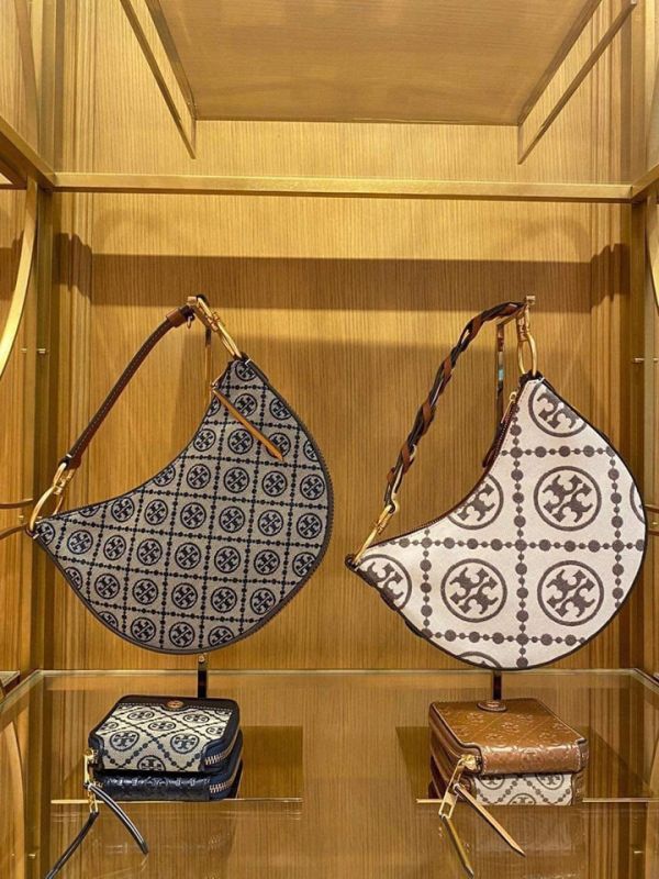 TORY BURCH  T Monogram Mini Jacquard Hobo(售價已折) TORY BURCH Tote