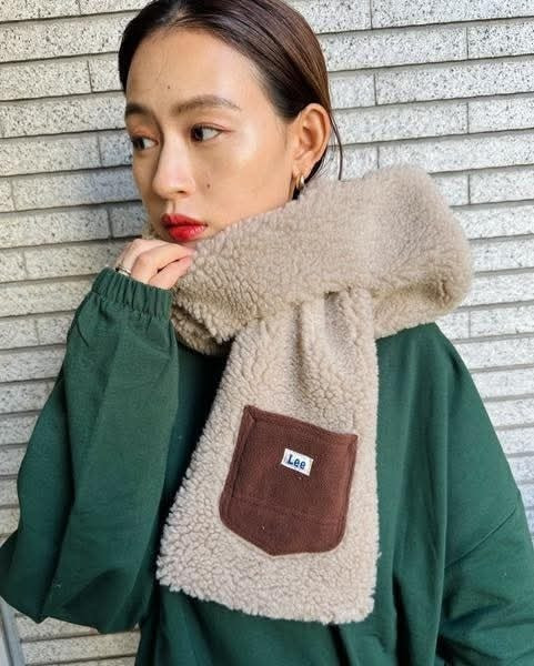 日本 LEE 穿洞式毛毛頸圍巾 日本 LEE 穿洞式毛毛頸圍巾