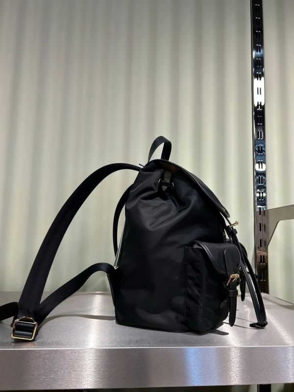 日本Burberry 尼龍後背包 BURBERRY 尼龍後背包