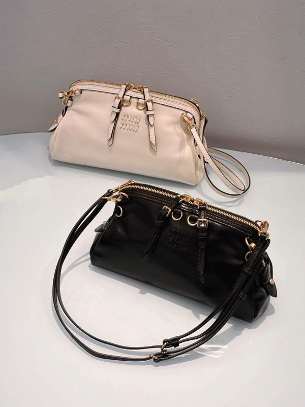 日本 Miu Miu Caprice 少女包 日本 Miu Miu Caprice 少女包