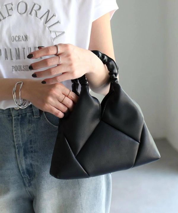 日本 Riberry 褶皺提把菱格紋三角包 日本 Riberry 褶皺提把菱格紋三角包