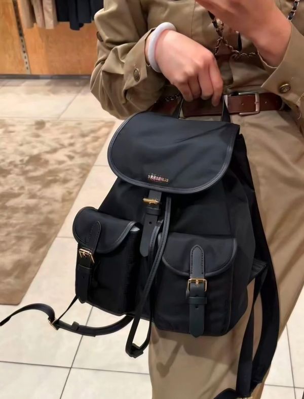 日本Burberry 尼龍後背包 BURBERRY 尼龍後背包