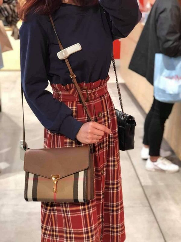 超值代購-Burberry 粒紋皮革拼 house 格紋WOC包(售價已折) Burberry ,WOC