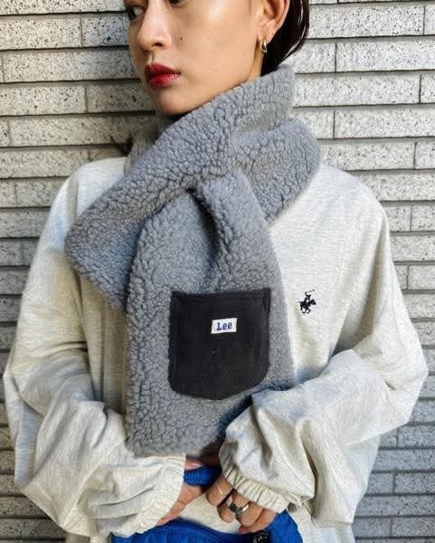 日本 LEE 穿洞式毛毛頸圍巾 日本 LEE 穿洞式毛毛頸圍巾