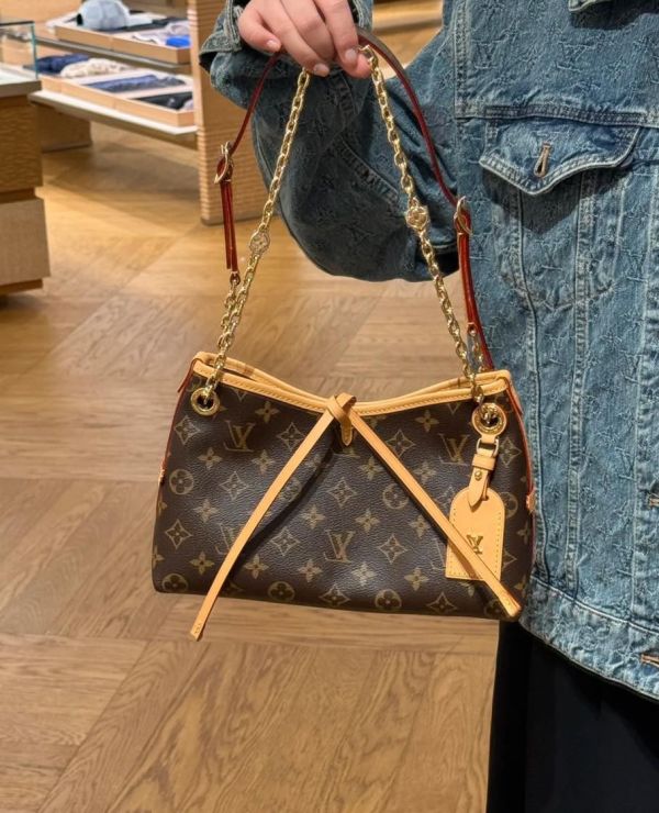 日本LV CARRYALL BB M13014金鏈條斜背包 日本LV CARRYALL BB M13014金鏈條斜背包
