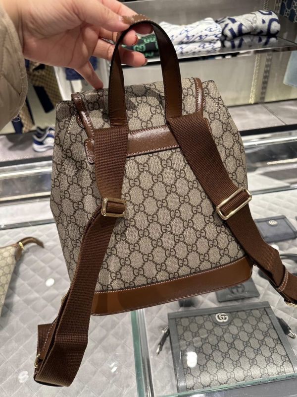 日本 GUCCI GG Supreme 帆布皮革飾邊後背包 日本 GUCCI GG Supreme 帆布皮革飾邊後背包