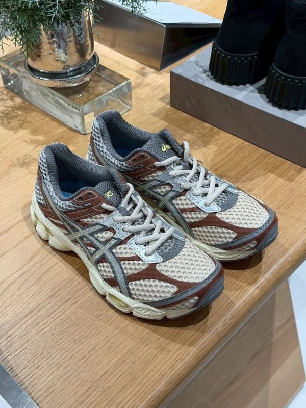 日本 ASICS for emmi GEL-CUMULUS 16 鞋款 日本 ASICS for emmi GEL-CUMULUS 16 鞋款