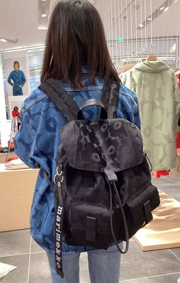 日本marimekkoEverything Backpack L Unikko印花後背包大號 日本marimekko マリメッコ Everything Backpack  I Unikko 背包