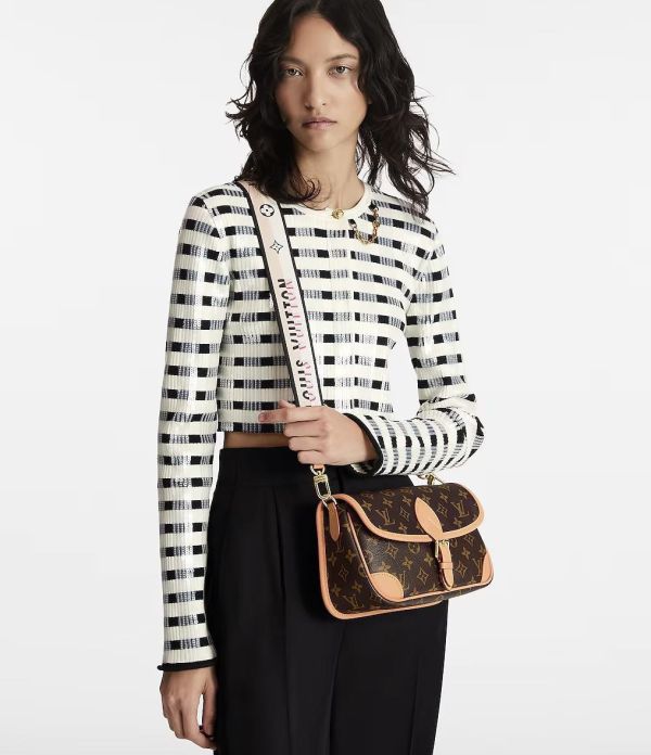 LOUIS VUITTON LV M46049  DIANE肩背包 LOUIS VUITTON LV M46049  DIANE肩背包