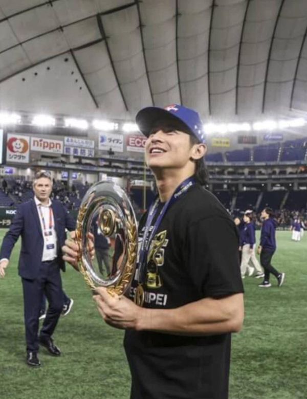現貨日本2024 WBSC12強冠軍短T 日本輕&暖率性中長版連帽防寒大衣