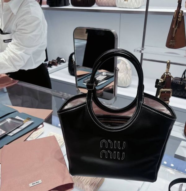 日本-miumiu IVY 皮革手袋 日本-miumiu IVY 皮革手袋