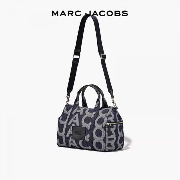 Marc Jacobs The Traveler Duffle Bag 波士頓包 Marc Jacobs The Traveler Duffle Bag
波士頓包