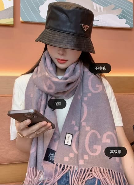 GUCCI 大GG流蘇雙面提花圍巾(售價已折) GUCCI 大GG流蘇雙面提花圍巾