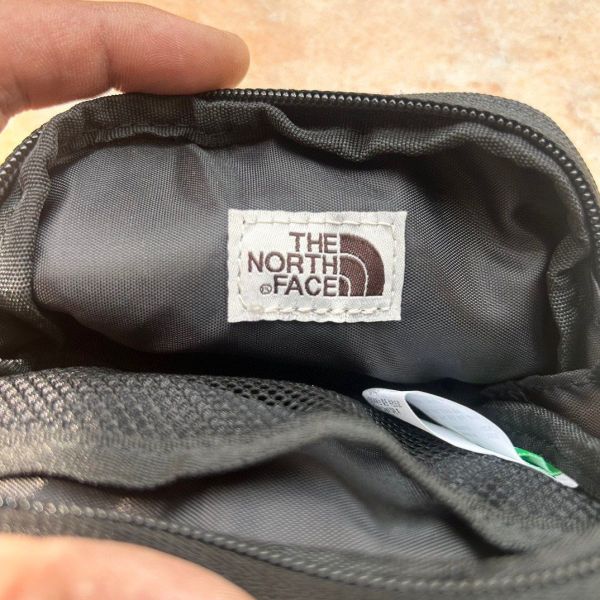 日本 The North Face Colourful Bag 小包 耳機袋 夏日配色 日本 The North Face Colourful Bag 小包 耳機袋 夏日配色