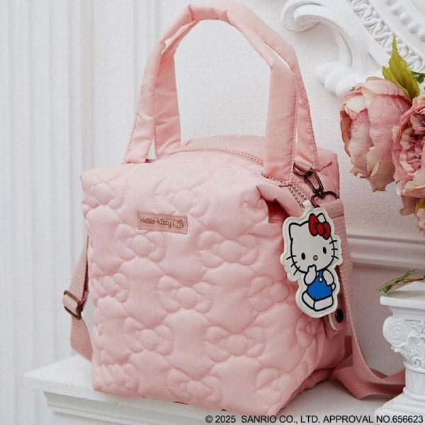 日本 HELLO KITTY 絎縫包三種形狀 2色可選 日本 HELLO KITTY 絎縫包三種形狀 2色可選