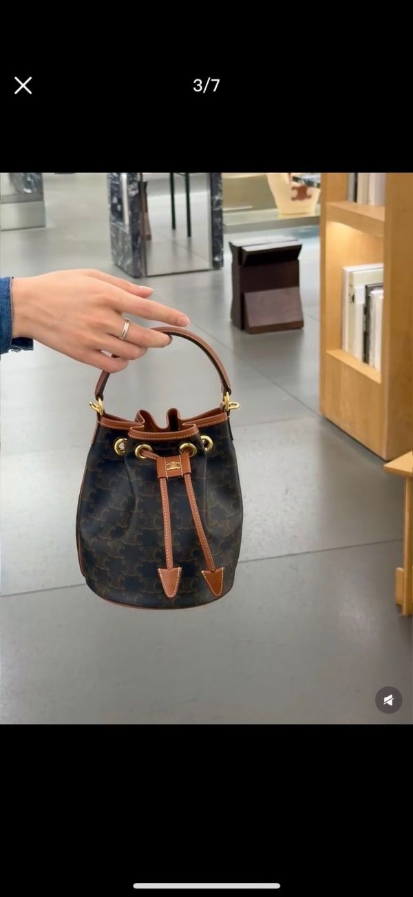 日本Celine 新款水桶包 防水耐用的老花 日本Celine 新款水桶包 防水耐用的老花