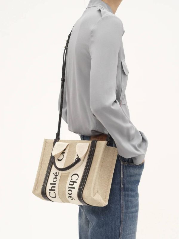 現貨CHLOE WOODY TOTE S號 亞麻帆布和亮面小牛皮手提包 CHLOE WOODY TOTE S號 亞麻帆布和亮面小牛皮手提包