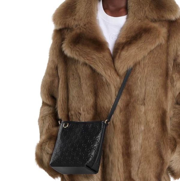 日本 Gucci GG Emblem經典老花 斜挎小水桶包 日本 Gucci GG Emblem經典老花 斜挎小水桶包